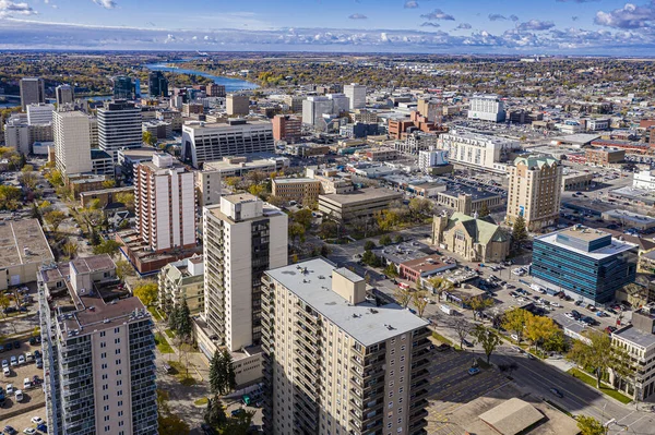 Vista aérea del centro de la ciudad de Saskatoon, Saskatchewan, Canadá — Foto de Stock