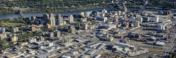 Luftaufnahme der Innenstadt von Saskatoon, Saskatchewan, Kanada — Stockfoto