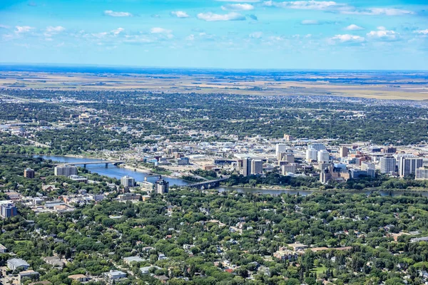 Légi kilátás a belvárosra Saskatoon, Saskatchewan, Kanada — Stock Fotó