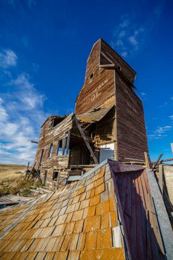 Rüzgâr Hasarlı Bozkır Tahıl Asansörü