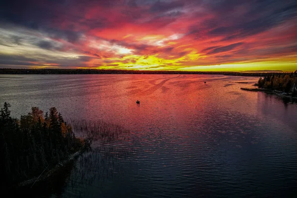 Høstfarger og solnedgang – stockfoto