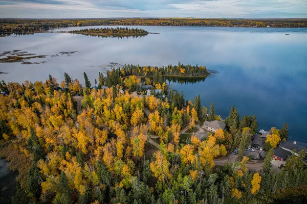 Осінні кольори озеро — стокове фото