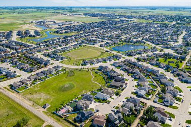 Warman ve Saskatchewan 'ın Kanada bozkırlarındaki hava manzarası