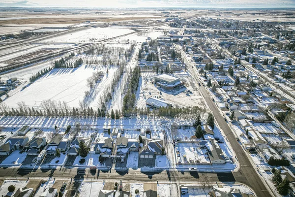 कॅनेडियन प्रिरीजवरील वॉर्मन, सास्काचेवानचे हवाई दृश्य — स्टॉक फोटो, इमेज