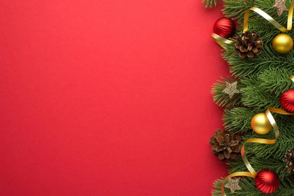 Bovenaanzicht Foto Van Gouden Rode Kerstboom Ballen Dennenappels Gloeiende Sterren — Stockfoto