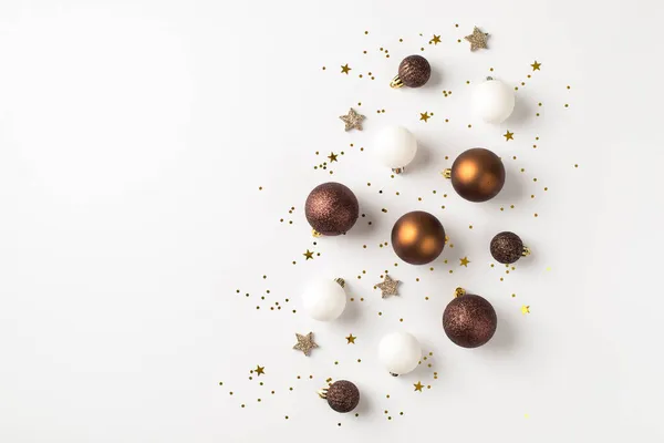 Bovenaanzicht Foto Van Bruin Wit Gouden Kerstboom Decoraties Ballen Glanzende — Stockfoto