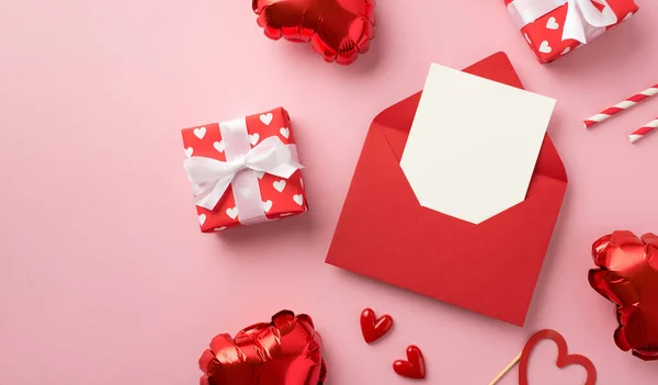 Photo Tête Des Décorations Saint Valentin Enveloppe Rouge Avec Des — Photo