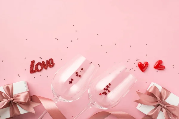 Foto Vista Dall Alto San Valentino Decorazione Paillettes Due Bicchieri — Foto Stock
