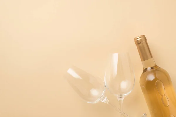 Top View Photo Two Wineglasses Bottle White Wine Isolated Beige — Foto Stock