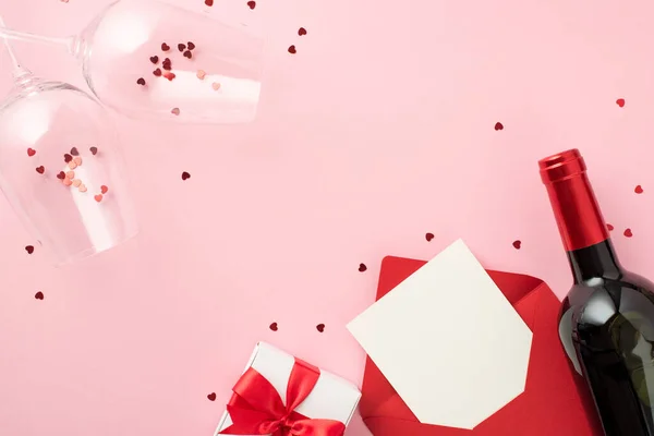Top View Photo Valentine Day Decor Wineglasses Heart Shaped Confetti — Foto Stock
