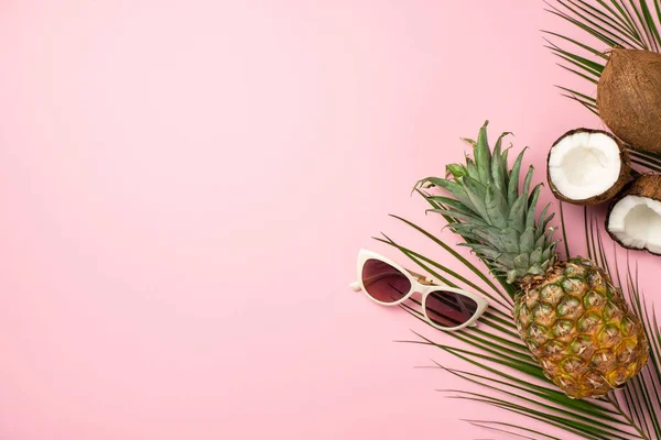 Summer Vacation Concept Top View Photo Pineapple Coconuts Sunglasses Palm — Φωτογραφία Αρχείου