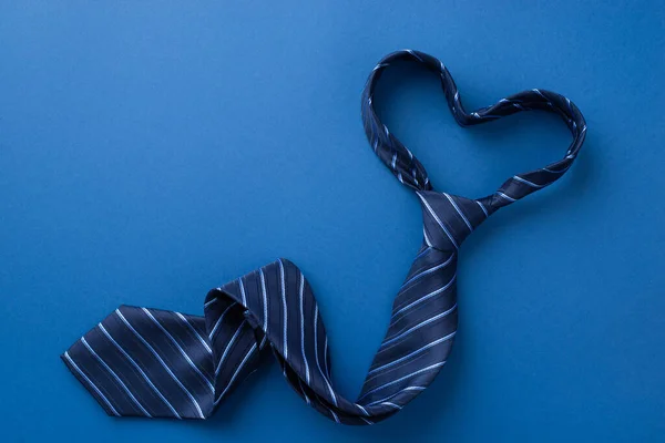 Conceito Dia Pai Foto Vista Superior Coração Forma Gravata Azul — Fotografia de Stock