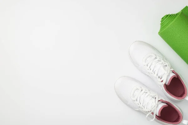 Active Lifestyle Concept Top View Photo White Sneakers Green Sports — Fotografia de Stock