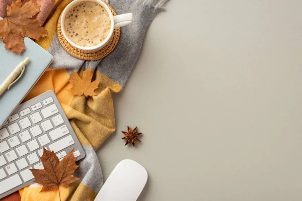 Autumn Business Concept Top View Photo Keyboard Computer Mouse Notebook — Zdjęcie stockowe