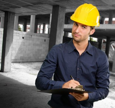 Pano'yu kullanıyor teknisyeni