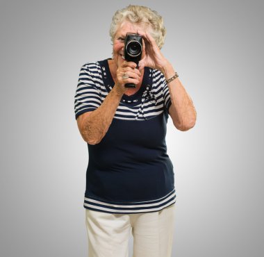 üst düzey kadın video kamera arıyor