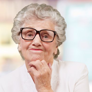 hayal kırıklığına uğramış bir kadın portresi