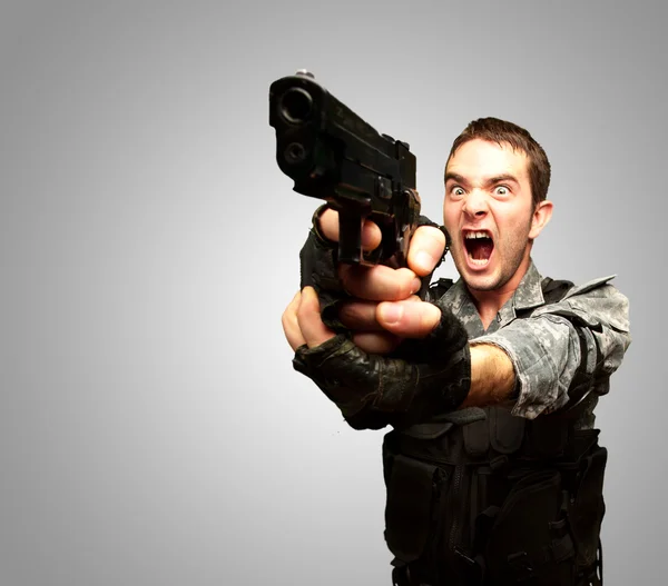 Angry Soldier Man With Gun — Stock Photo, Image