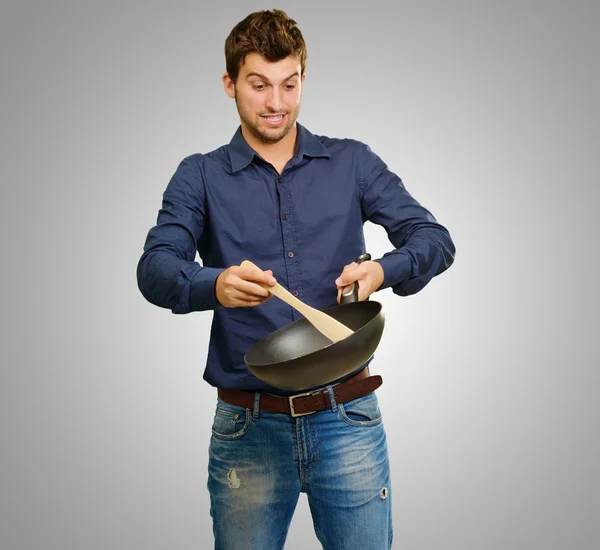 Retrato de un hombre cocinando — Foto de Stock