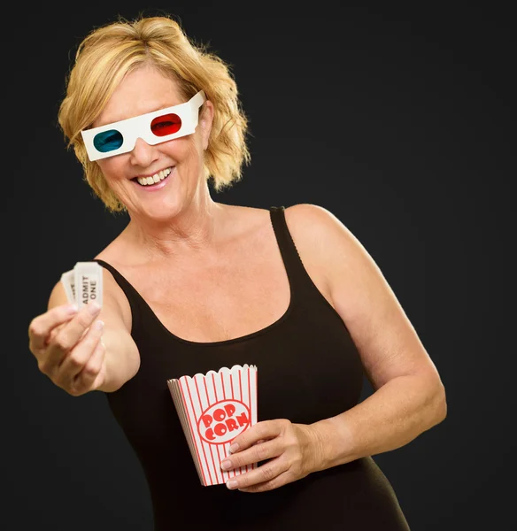 Mujer feliz con gafas 3d — Foto de Stock