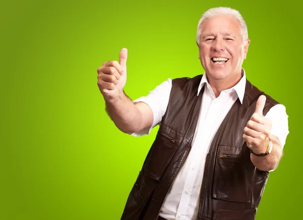 A Senior Man Showing Thumbs Up — Stock Photo, Image