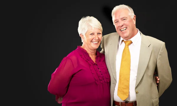 Retrato de um feliz casal de idosos — Fotografia de Stock