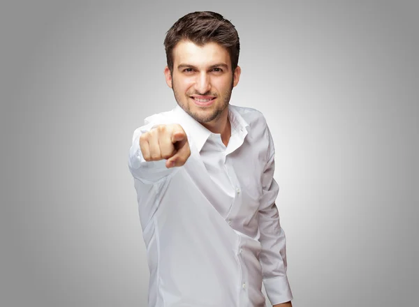 Portret van een zakenman wijzende vinger — Stockfoto