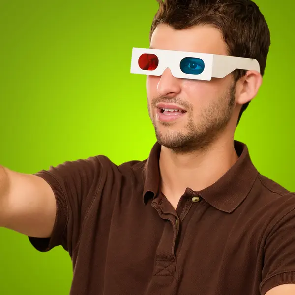 Retrato de un hombre joven con gafas 3d —  Fotos de Stock