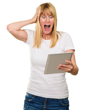 şok kadın dijital tablet vasıl arıyor