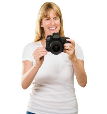 Mutlu Genç Kadın Kameraya Bakıyor