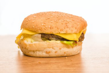 Masa üzerinde Burger
