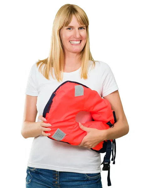 Mujer feliz sosteniendo chaleco salvavidas — Foto de Stock