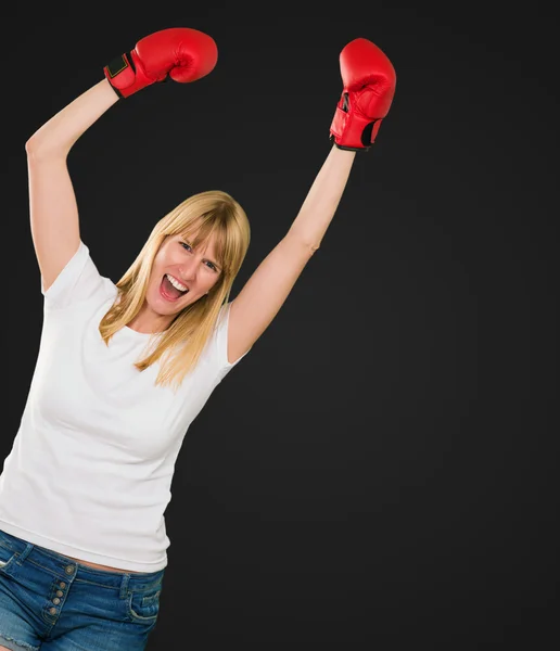 Szczęśliwa kobieta bokser doping — Zdjęcie stockowe