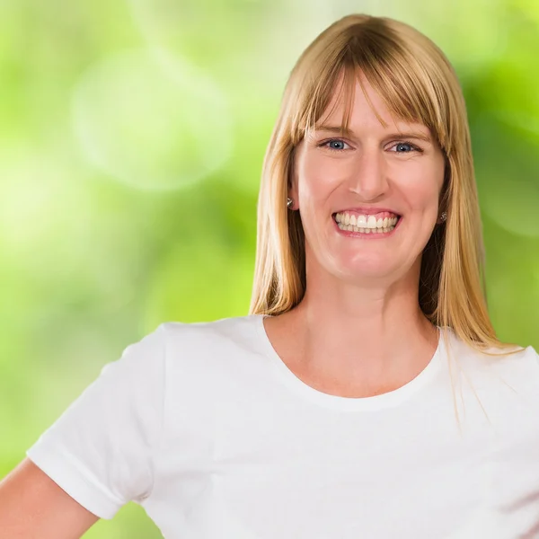 Mujer feliz sonriendo —  Fotos de Stock