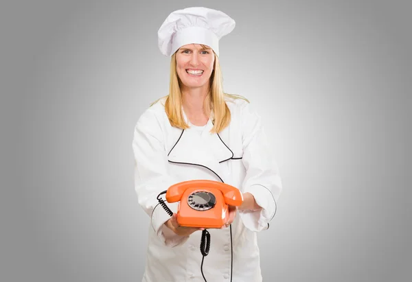 Mujer Chef Holding Teléfono — Foto de Stock