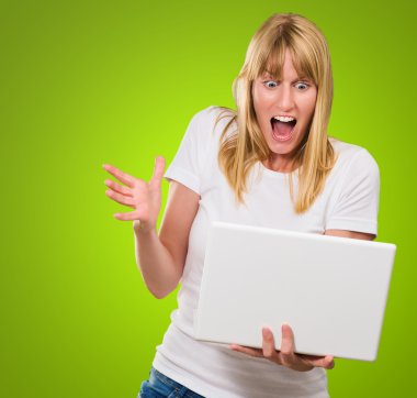 şok kadın laptop arıyorum