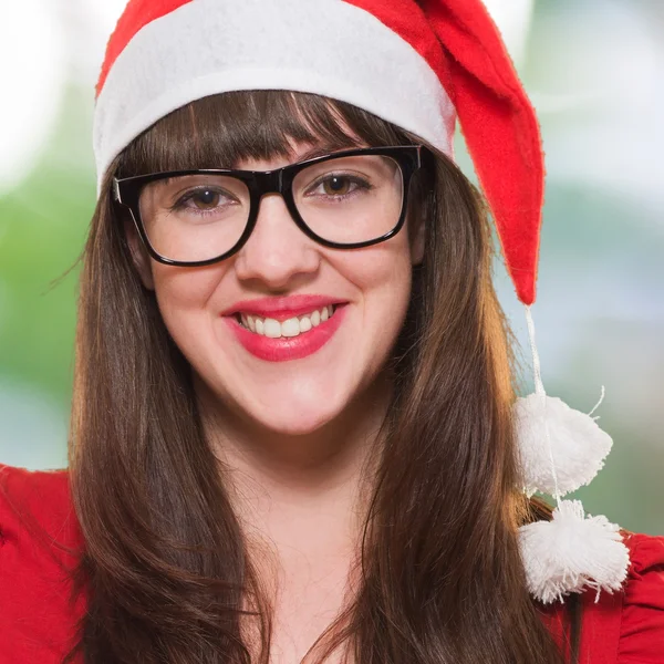 Retrato de una feliz mujer de Navidad con gafas — Foto de Stock