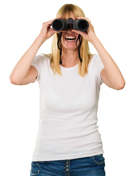 Mulher feliz olhando através de binóculos — Fotografia de Stock