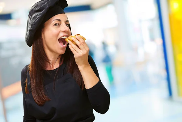 Porträt einer hungrigen Frau — Stockfoto