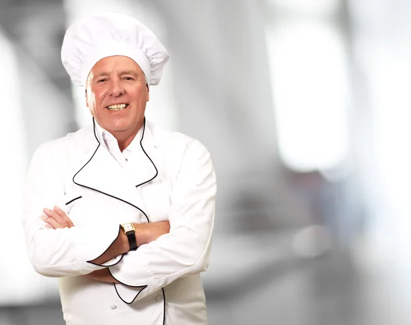 Ritratto di un anziano chef maschile — Foto Stock
