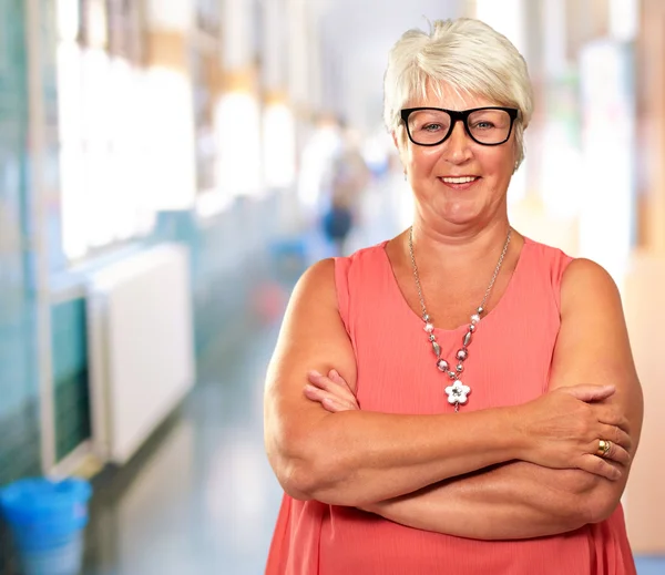 Senior Woman With Hands Folded — Stock Photo, Image