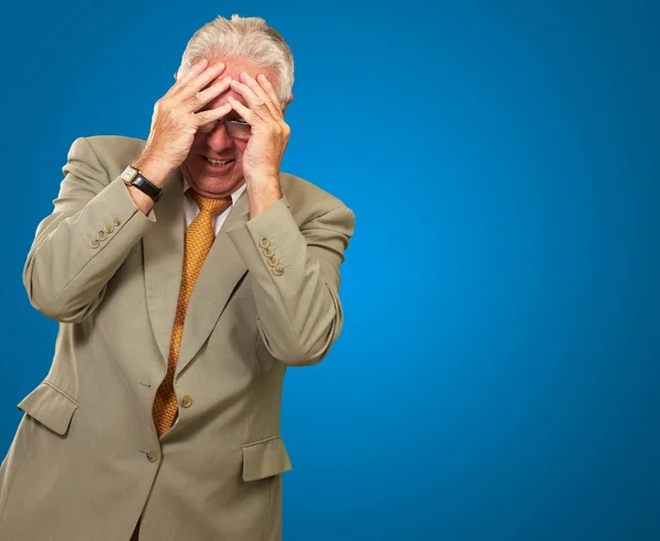 Seniorchef in Anspannung — Stockfoto