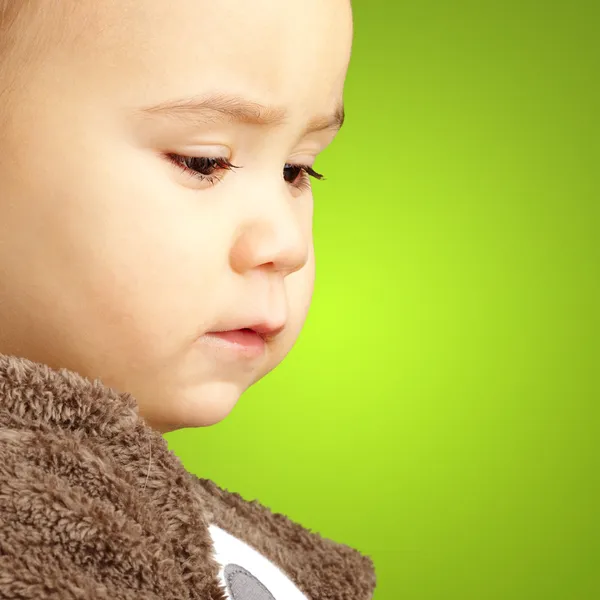 Retrato de bebé niño usando ropa abrigada — Foto de Stock