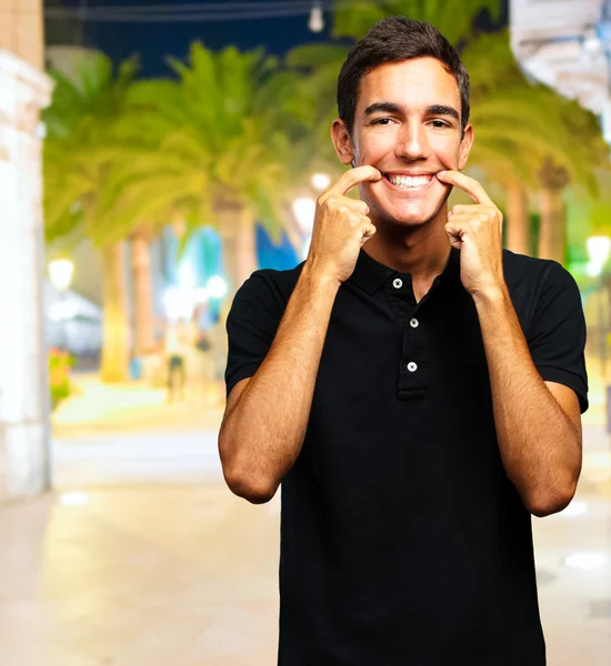 Retrato de feliz un niño —  Fotos de Stock