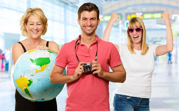 Portrait Of Happy Tourist Family — Stock Photo, Image