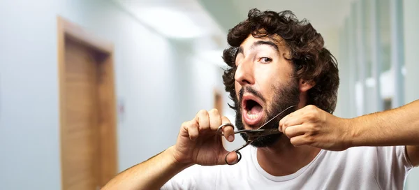 Homem Barba de corte — Fotografia de Stock