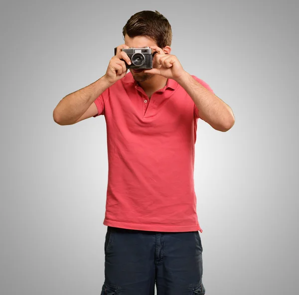 Retrato de un hombre tomando fotos — Foto de Stock