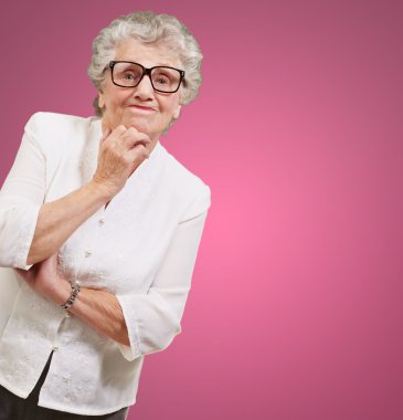 yaşlı kadın portresi