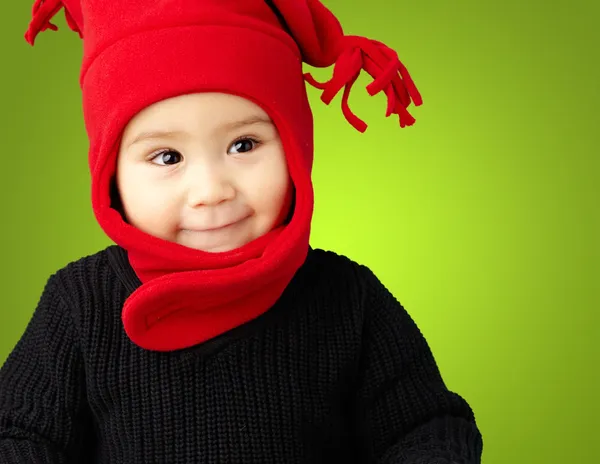 Portrait de bébé garçon portant des vêtements chauds — Photo