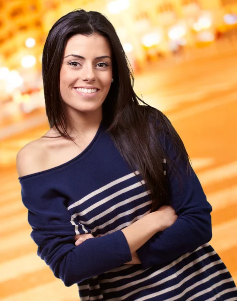 Retrato de la joven feliz — Foto de Stock